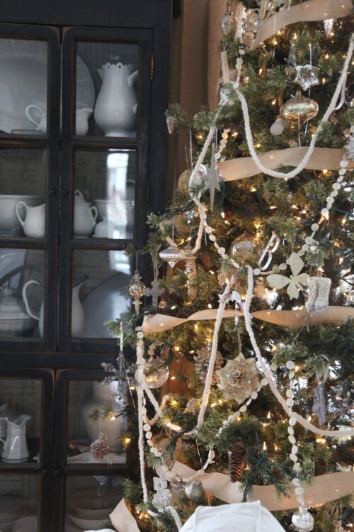 Virtual Holiday House Walk {Photo Bomb} - Jeanne Oliver