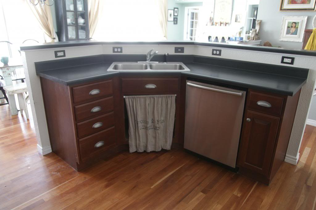 Featured image of post Kitchen Island With Sink For Sale / A kitchen island cart on wheels is an ideal choice for small kitchens or when you've got a tight remodeling budget.