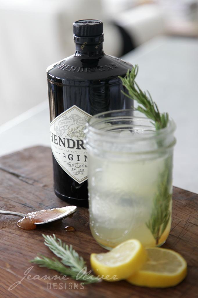 Rosemary Gin Fizz {bottoms up}